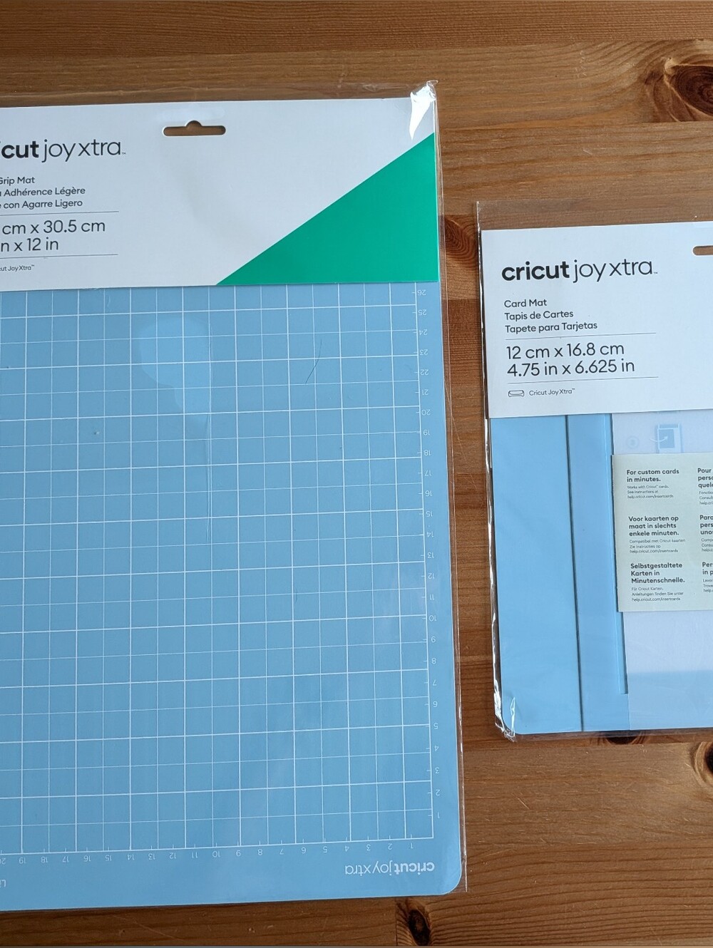 Cricut Joy Xtra Light Grip Mat and Card Mat
Light grip mat 8.5 in x 12 in